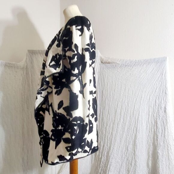 I.N.C. Black & White Floral Cardigan Size Medium - Picture 6 of 12